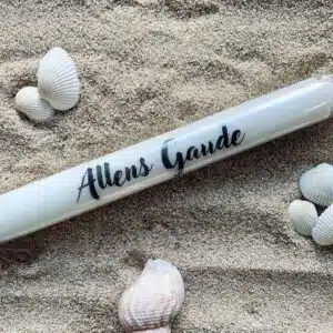Kerze mit plattdeutschem Spruch "Allens Gaude"